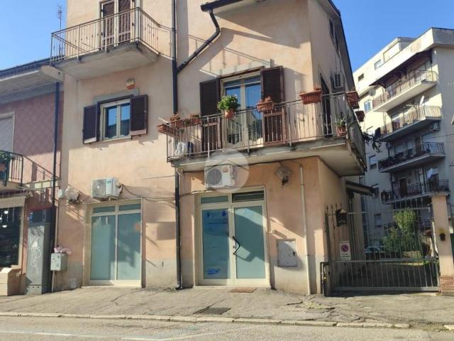 Locale Commerciale in affitto a San Silvestro, Cassino