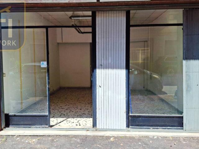 Locale Commerciale in affitto a San Silvestro, Cassino