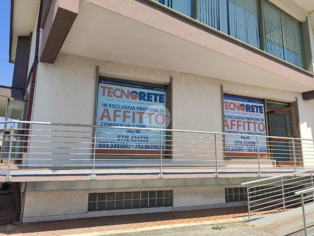 Locale Commerciale in affitto a Cassino, Lazio