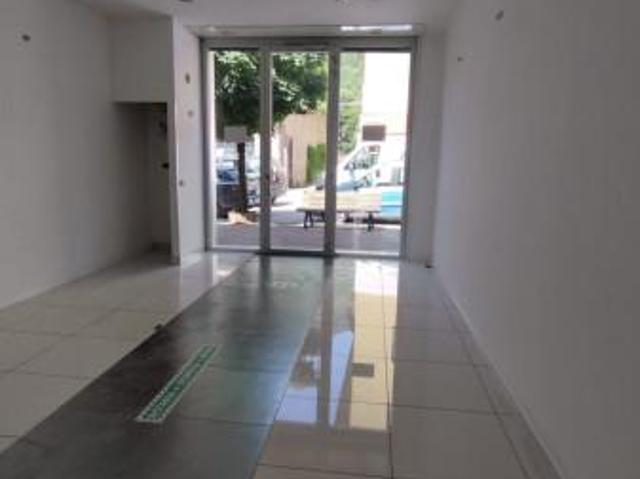 Locale Commerciale in affitto a San Silvestro, Cassino