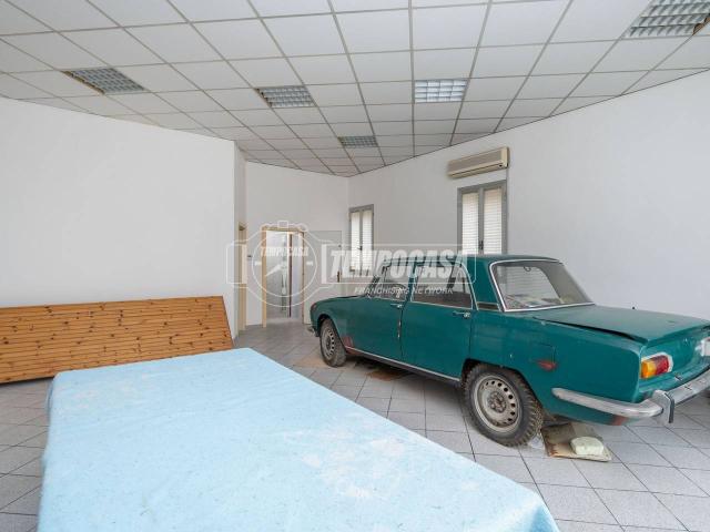 Locale Commerciale in affitto a Tresinaro - Secchia, Re