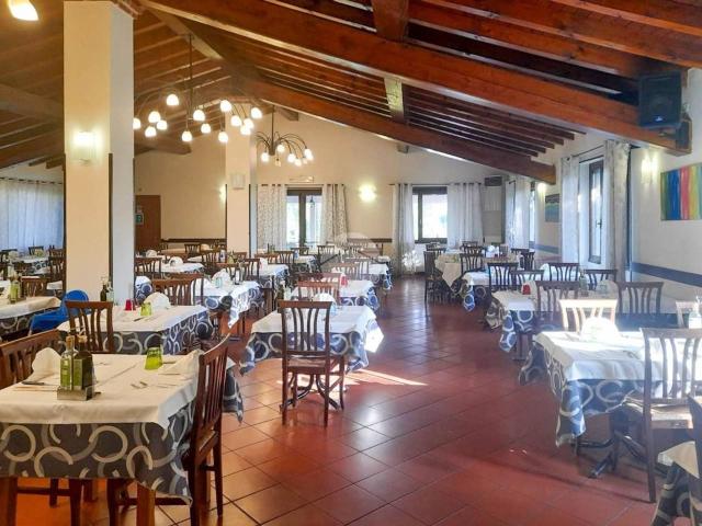 Locale Commerciale in affitto a Castenedolo, Lombardia