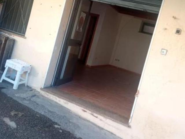 Locale Commerciale in affitto a Pontepiccolo, Calabria