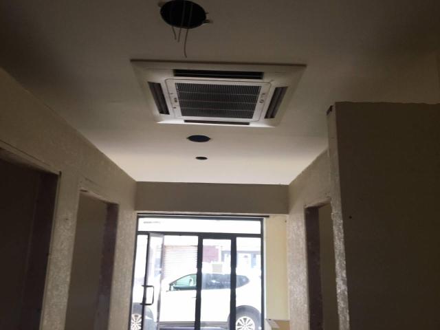 Locale Commerciale in affitto a Calabria, Catanzaro