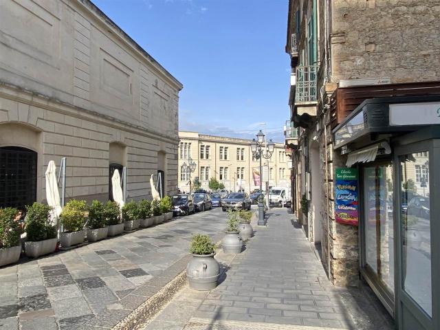 Locale Commerciale in affitto a Siano, Calabria