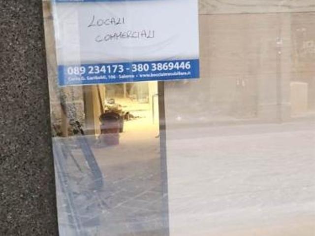 Locale Commerciale in affitto a Casa Davide, Cava De' Tirreni