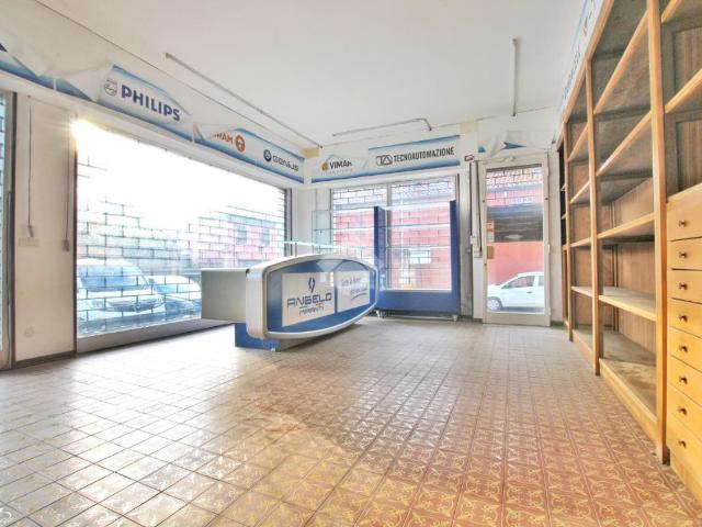 Locale Commerciale in affitto a Piemonte, Biella
