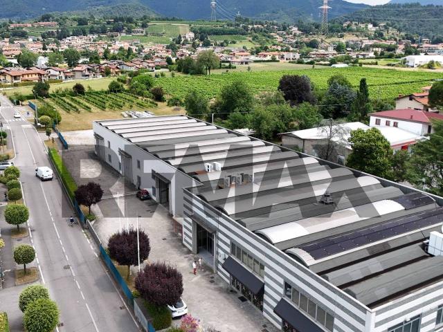 Locale Commerciale in affitto a Cenate Sotto, Lombardia