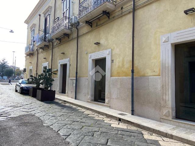 Locale Commerciale in affitto a Puglia, Foggia