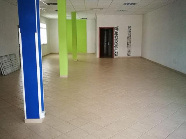 Locale Commerciale in affitto a Unione dei Comuni Circondario dell'Empolese Valdelsa, Cerreto Guidi