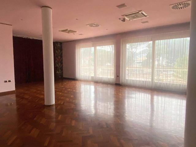 Locale Commerciale in affitto a Milano Marittima, Cervia