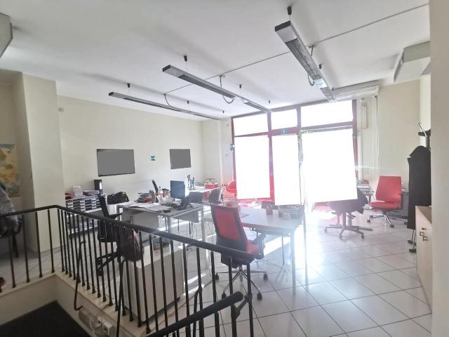 Locale Commerciale in affitto a Unione dei comuni Valle del Savio, Cesenà