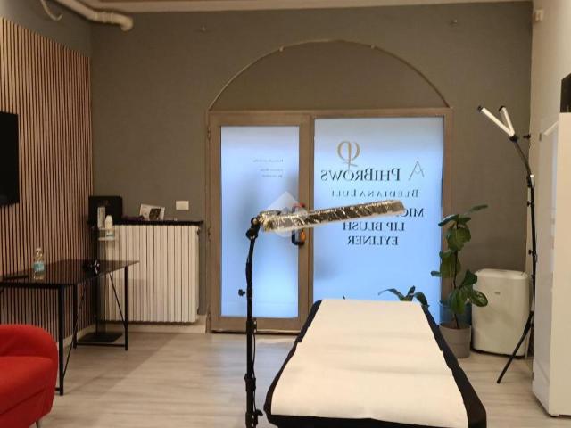 Locale Commerciale in affitto a Unione dei comuni Valle del Savio, Cesenà