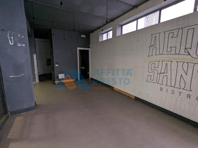 Locale Commerciale in affitto a Unione dei comuni Valle del Savio, Cesenà