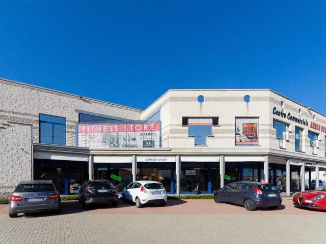 Locale Commerciale in affitto a Piemonte, Cuneo