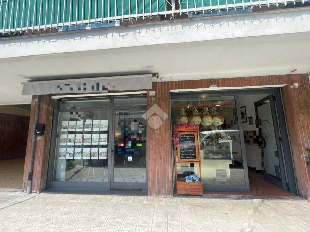 Locale Commerciale in affitto a Sampierdicanne, Chiavari