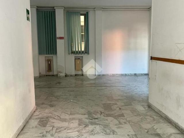 Locale Commerciale in affitto a Sampierdicanne, Chiavari