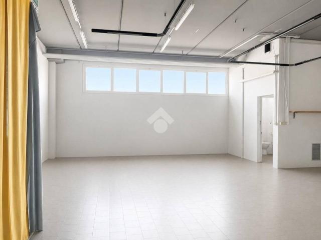 Locale Commerciale in affitto a Chiuduno, Lombardia