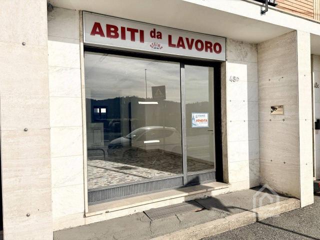 Locale Commerciale in affitto a Piemonte, Torino