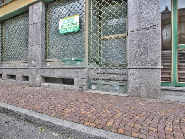 Locale Commerciale in affitto a Piemonte, Vercelli