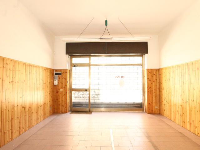 Locale Commerciale in affitto a Zona Omogenea Milano Nord, Cinisello Balsamo