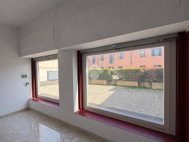 Locale Commerciale in affitto a Cittadella, Veneto