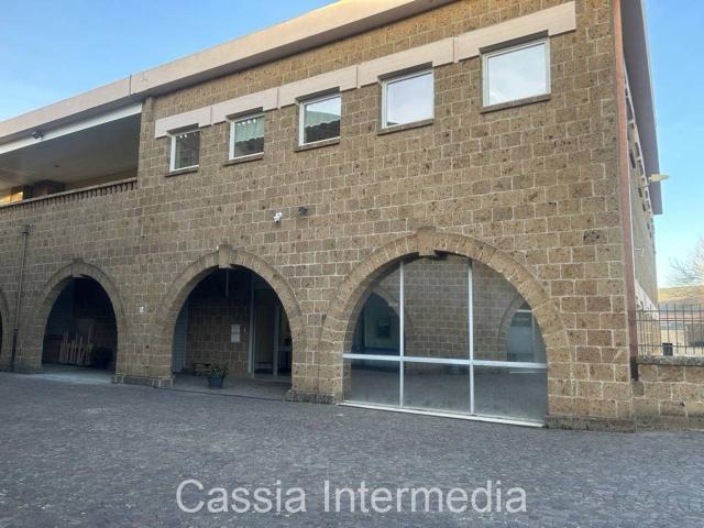 Locale Commerciale in affitto a Civita Castellana, Lazio