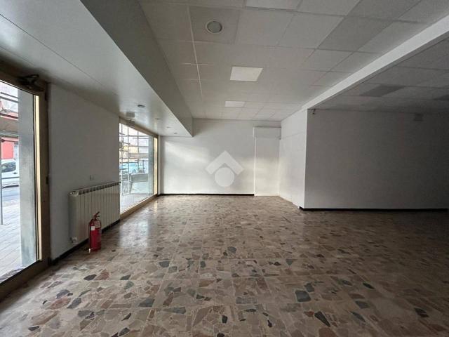 Locale Commerciale in affitto a San Salvatore, Cogorno