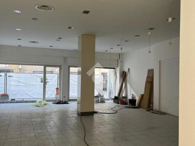 Locale Commerciale in affitto a Cologno Al Serio, Lombardia
