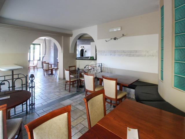 Locale Commerciale in affitto a Comezzano-Cizzago, Cizzago