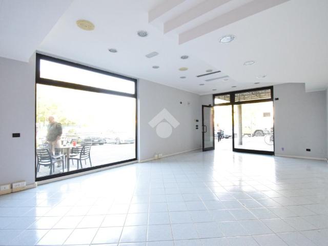 Locale Commerciale in affitto a Coriano, Reggio Emilia