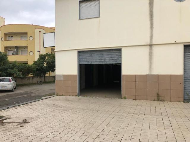 Locale Commerciale in affitto a Corigliano-Rossano, Calabria