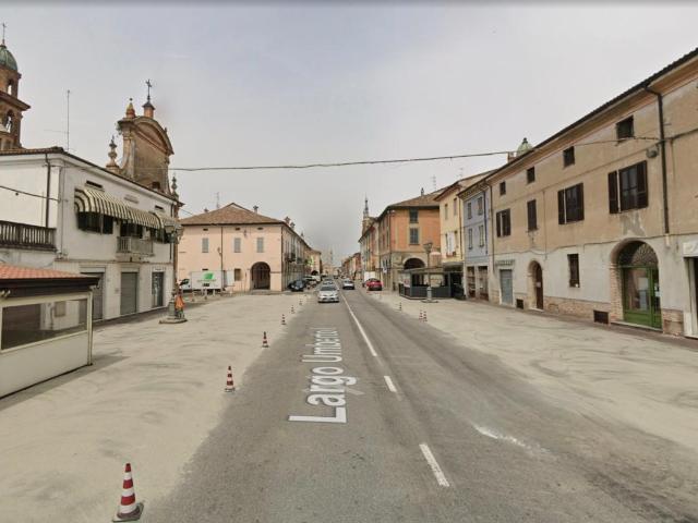 Locale Commerciale in affitto a Borsotta, Cortemaggiore
