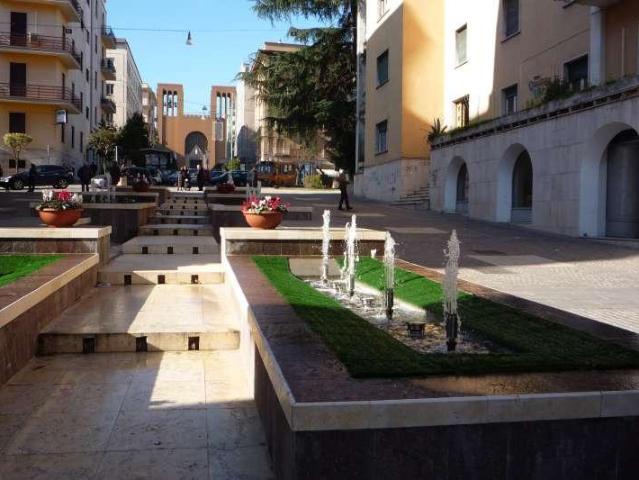 Locale Commerciale in affitto a Calabria, Cosenza