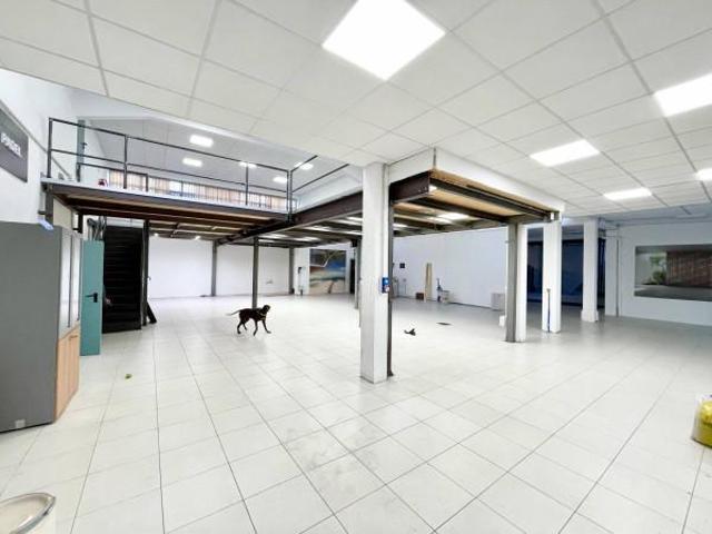 Locale Commerciale in affitto a Cuneo Centro, Piemonte