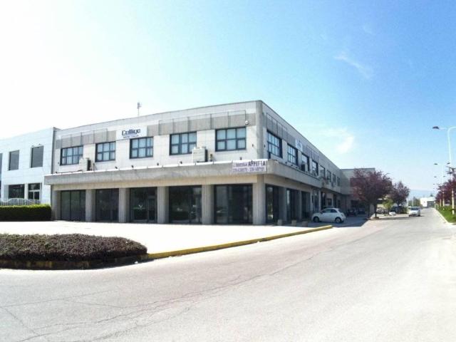 Locale Commerciale in affitto a Piemonte, Cuneo