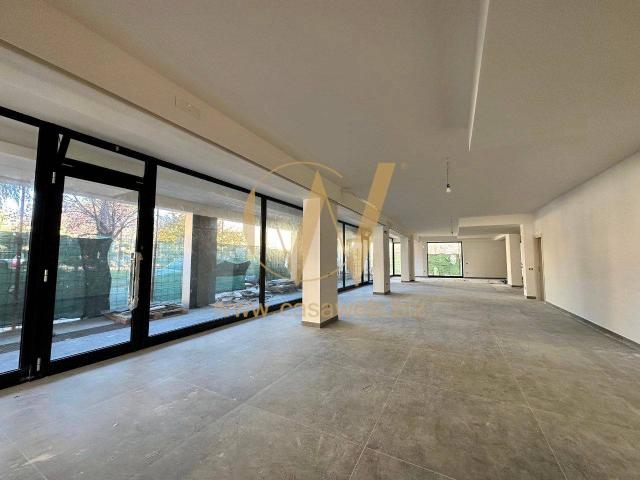 Locale Commerciale in affitto a Curti, Campania
