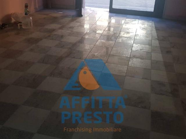 Locale Commerciale in affitto a Unione dei Comuni Circondario dell'Empolese Valdelsa, Empoli