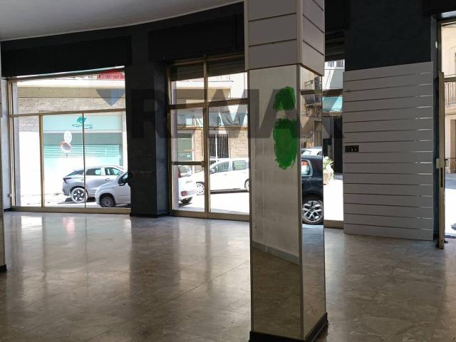 Locale Commerciale in affitto a Monte, Enna