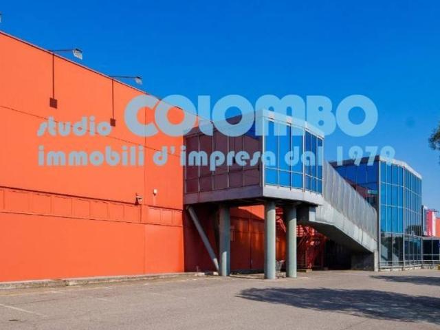 Locale Commerciale in affitto a Erbusco, Lombardia