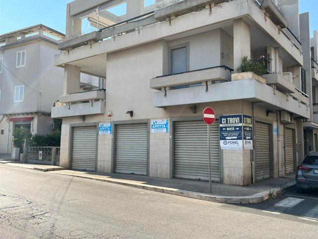 Locale Commerciale in affitto a Puglia, Brindisi