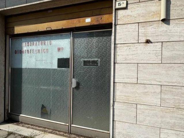 Locale Commerciale in affitto a Unione Comuni Modenesi Area Nord, Finale Emilia