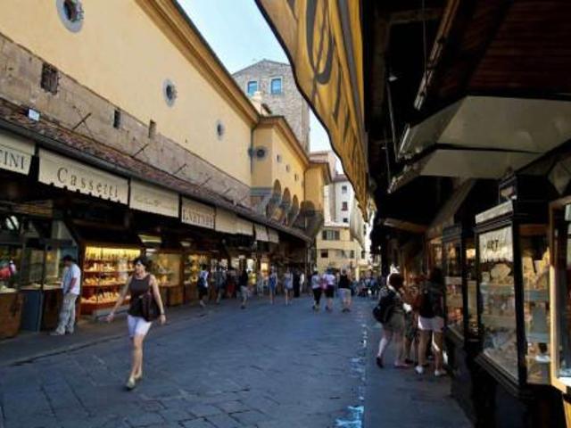 Locale Commerciale in affitto a Quartiere 1, Firenze