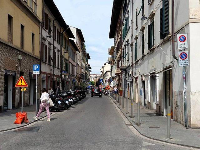 Locale Commerciale in affitto a Quartiere 2, Firenze