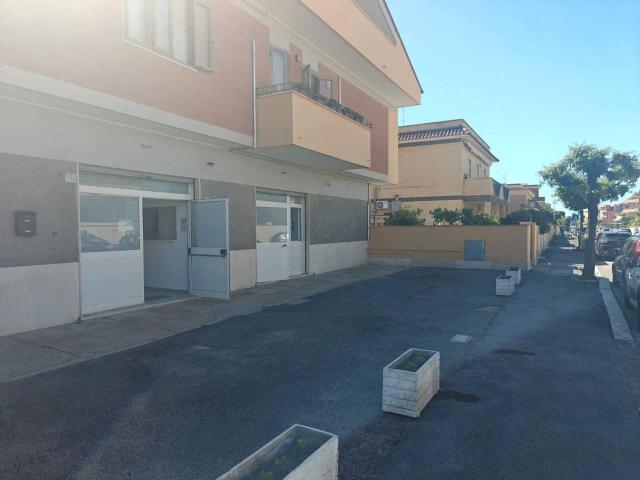 Locale Commerciale in affitto a Roma Capitale, Lazio