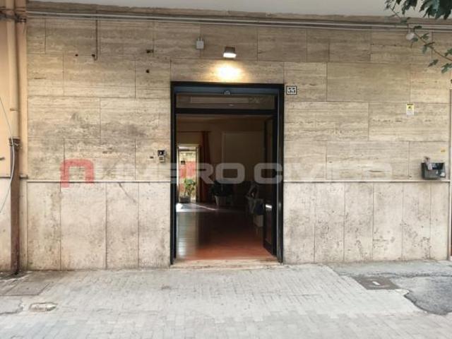 Locale Commerciale in affitto a Puglia, Foggia