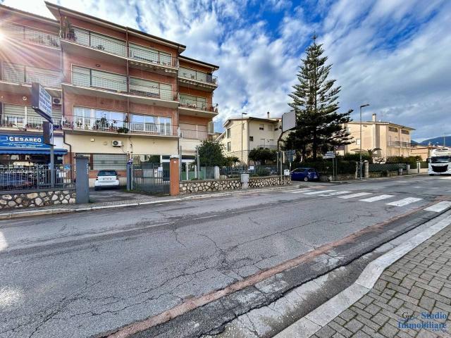 Locale Commerciale in affitto a Porta Vescovo, Salto Di Fondi