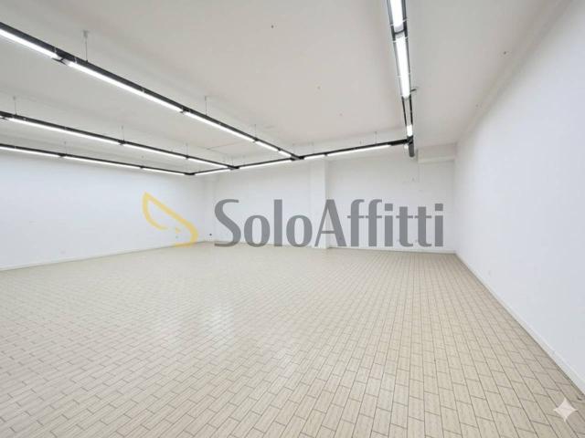 Locale Commerciale in affitto a Unione di Comuni della Romagna Forlivese, Quattro