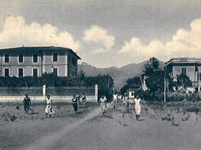 Locale Commerciale in affitto a Vittoria Apuana, Forte Dei Marmi