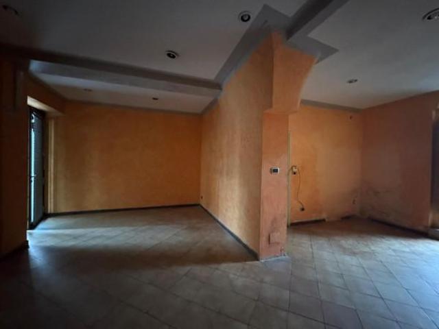 Locale Commerciale in affitto a Piemonte, Cuneo